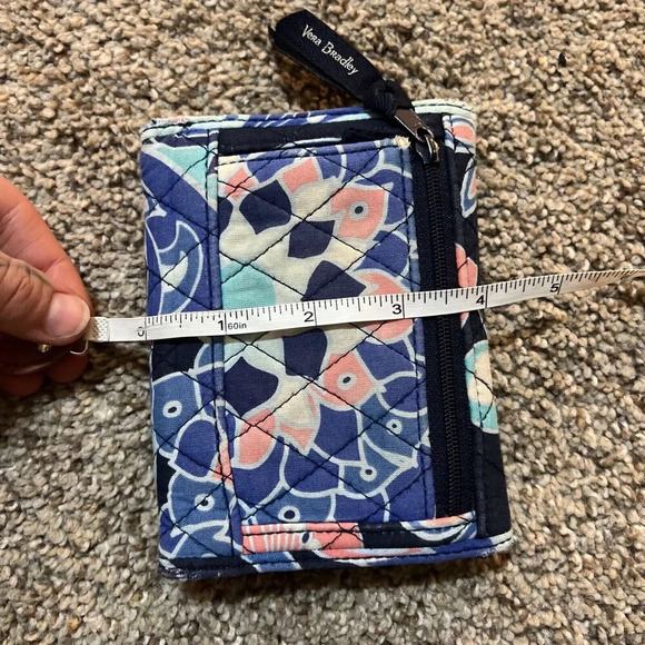 Vera Bradley Wallet Lotus Flower Swirl Trifold‎ Cardholder Wristlet Quilted Y2K - Picture 9 of 9